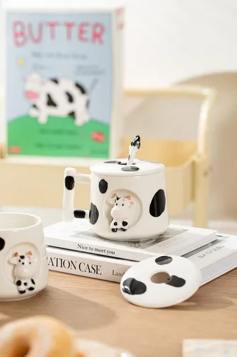Vista 7 de DIHOclub Adorable Taza de Cerámica 3D de Vaca con Tapa y Cuchara - Perfecta para Café, Té, Leche y Más - Regalo Ideal para Amantes de los Animales