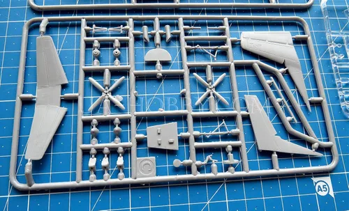 Vista 7 de Sova Modelo 14003-1/144 - An-26. Rizo de código OTAN. Kit de modelado de plástico