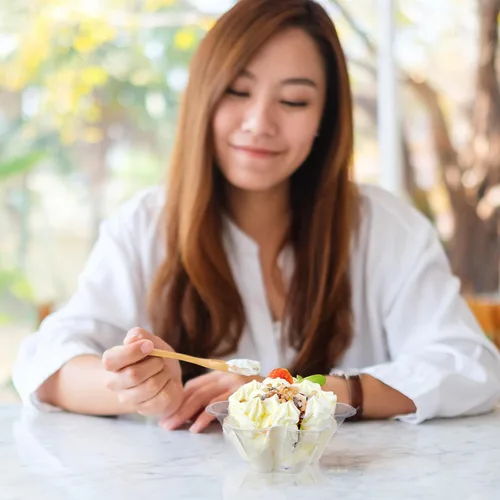 Vista 4 de Paquete de 200 tazones de plástico para helado de 8.5 onzas, cuencos de plástico transparente para postre para helado, aperitivos, frutas, ensalada