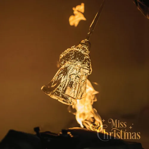 Vista 6 de Colección 2025 de Miss Christmas Adorno festivo de Papá Noel de 7.5 pulgadas de vidrio soplado para árbol de Navidad (Papá Noel elegante en blanco)
