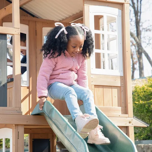 Vista 6 de KidKraft Cliffbrook - Casa de juegos de madera para exteriores de dos pisos con tobogán