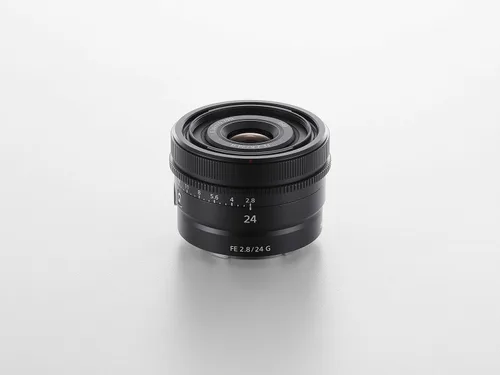 Vista 8 de Sony FE 24mm F2.8 G Lente Ultra Compacta de Fotograma Completo