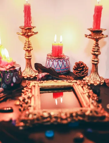 Vista 4 de Espejo rascador negro – Herramientas de brujería Kit de altar suministros para adivinación – Espejo cuadrado decorativo, marco dorado oscuro, 7.1