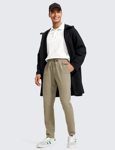 Vista 3 de CRZ YOGA Pantalones deportivos elásticos en 4 direcciones para hombre, de 30 pulgadas, para entrenamiento, casual, con bolsillo con cremallera