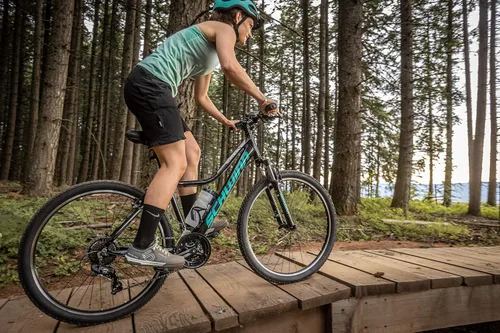 Vista 6 de Schwinn Mesa Bicicleta de montaña para adultos, 21-24 velocidades, ruedas de 27.5 pulgadas, marco de aluminio pequeño a XL, varios