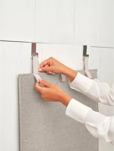 Vista 9 de Brabantia - Manta de vapor para puerta - Alfombrilla resistente al calor para vapor de ropa - Ganchos para colocar sobre la puerta, capa trasera