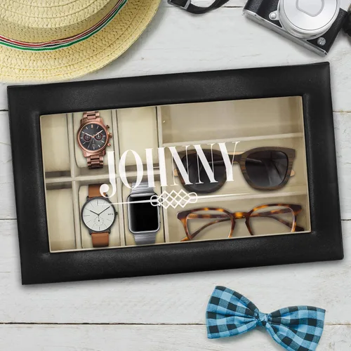 Vista 6 de The Wedding Party Store Caja personalizada para relojes y lentes de sol, estuche organizador de relojes y lentes con grabado personalizado (negro)