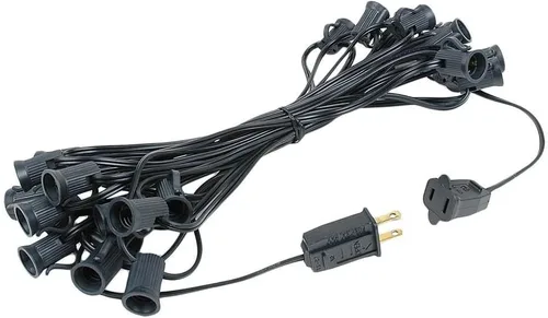 Vista 8 de Novelty Lights Cadena de luces de Navidad C7 de 25 pies para exteriores, tira de luces para patio, base de candelabro (C7/E12), espacio de 12 Blanco