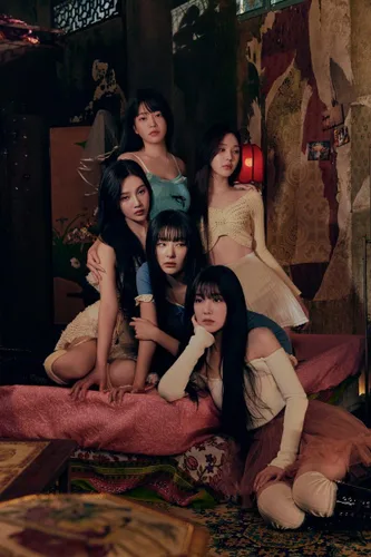 Vista 4 de Red Velvet Chill Kill Contenido del tercer álbum+Tarjeta fotográfica+Rastreo de RV sellado (Libro de fotos A Versión)