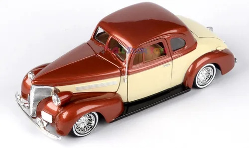 Vista 5 de Motormax 1939 Chevrolet Coupe Lowrider 1:24 Modelo fundido a troquel marrón/crema Get Low Series 79028 por All Star Toys
