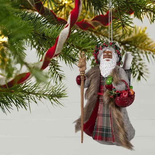 Vista 6 de Hallmark Keepsake Adorno de Navidad 2022, Papá Negro Navidad