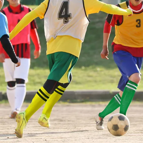 Vista 4 de Ultrafun 6 pares de calcetines de fútbol de compresión de color elástico hasta la rodilla, calcetines atléticos de fútbol para hombres, mujeres
