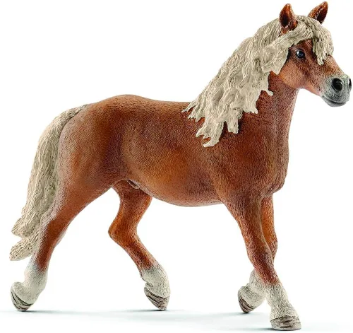 Vista 6 de Schleich Horse Club, figurilla de animal, juguetes de caballo para niñas y niños de 5 a 12 años, semental Akhal-Teke, edades 5+