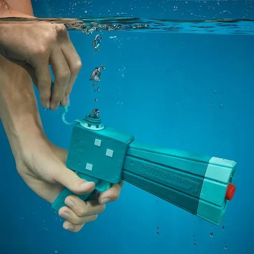 Vista 8 de Nerf Super Soaker Minecraft Glow Squid Water Blaster, Minecraft Dungeons Squid Mob, juguete de agua al aire libre, juegos al aire libre para niños