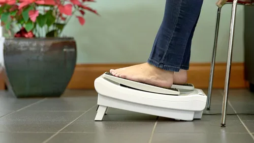 Vista 8 de LegXercise PRO + Alfombrilla Antideslizante (Control Remoto Inalámbrico)