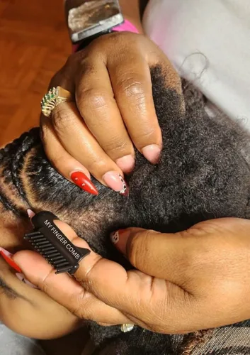 Vista 4 de Peine de borde 3 en 1 My Finger Comb - Para trenzas, barbas, bordes, cejas y mucho más