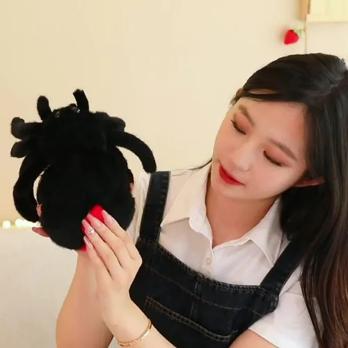 Vista 6 de Juguete de peluche de araña, suave peluche Kawaii de Halloween de 10 pulgadas, decoración de regalo para niños y adultos (negro)