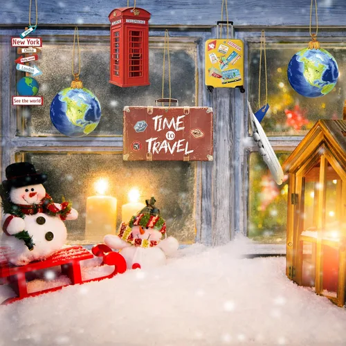 Vista 4 de 36 Piezas de Adornos Navideños Travelers Planet de Madera Globo Terráqueo Maleta Equipaje Barco Crucero Cabina Telefónica Letreros del Mundo Avión