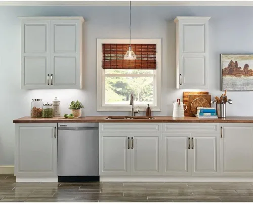 Vista 6 de Kichler Avery Bell - Mini lámpara colgante con vidrio sembrado transparente, luz colgante industrial individual en negro para isla de cocina, sala