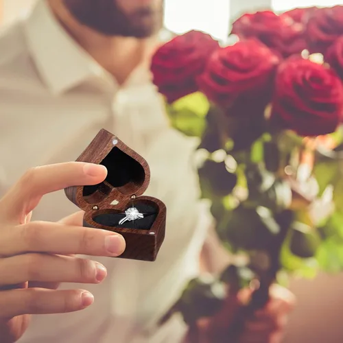 Vista 5 de IMIKEYA Caja de anillo de madera en forma de corazón Caja de anillo de madera Caja de anillo de boda Caja de presentación de madera Caja de anillo
