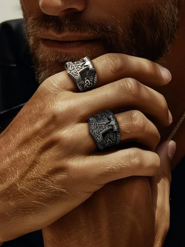 Vista 7 de FaithHeart Norse Viking Jewelry - Anillo de acero inoxidable de guerrero para hombre con diseño vikingo de cabeza de lobomartillo de Thor