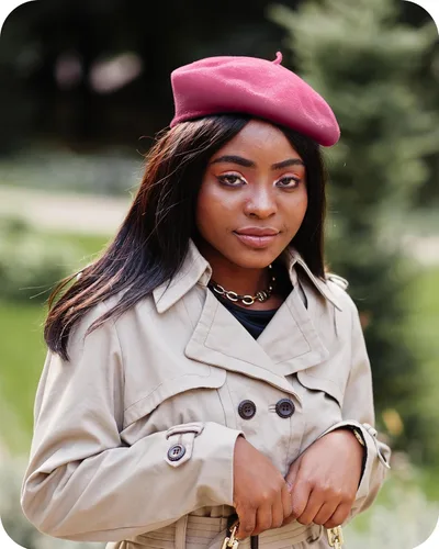 Vista 4 de Parquet Boina francesa de color sólido. Gorra clásica francesa, casual y elegante para mujer