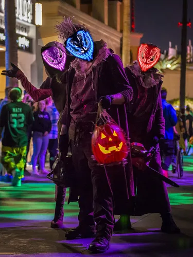 Vista 4 de Quanquer Paquete de 3 máscaras de Halloween con luz LED para adultos y niños máscaras únicas de neón con ojos brillantes oscuros y malvados