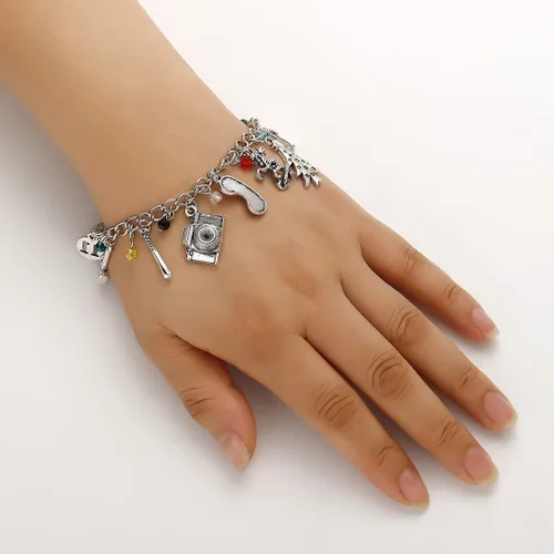 Vista 2 de Dr's gift Strange Things Bracelet Necklace Pack Strange Things Merchandise for Teen Girls Kids Christmas Birthday Gift Stranger Eleven ST Fans 2 PCS