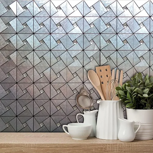 Vista 4 de Azulejos triangulares metálicos de 10 piezas, calcomanías de pared con textura metálica de alta gama, azulejos autoadhesivos para pared de cocina