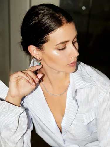 Vista 3 de Bestyle Aretes colgantes de plata de ley pequeños y delicados con piedra natal para mujeres y niñas con cristal rectangular de baguette y aro