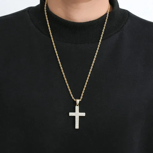 Vista 2 de STARCHENIE Collar de cruz para hombre, colgante de latón chapado en oro, joyería de crucifijo de circonita cúbica, cadena de cuerda de 24 pulgadas