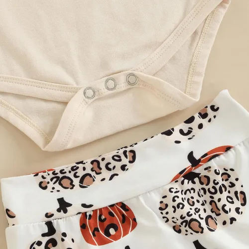Vista 5 de Conjunto de ropa de manga corta para bebé niña de Halloween, con letras de calabaza, camiseta y pantalones cortos, con diadema y pantalón corto