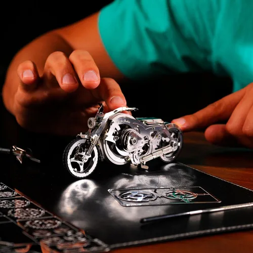 Vista 5 de Time for Machine - Chrome Rider - Rompecabezas mecánico 3D para adultos, kit de modelo mecánico para autoensamblaje, modelo de bicicleta