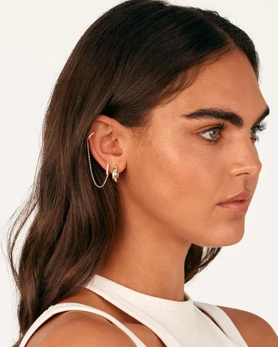 Vista 4 de PAVOI Aretes de cadena de oro de 14 quilates para mujer Aretes de aro de doble piercing Aretes de aro de perlas de circonita cúbica para mujer