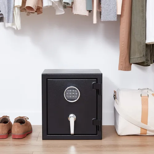 Vista 7 de Amazon Basics Caja fuerte de seguridad resistente al fuego con teclado electrónico programable, para asegurar objetos de valor y documentos