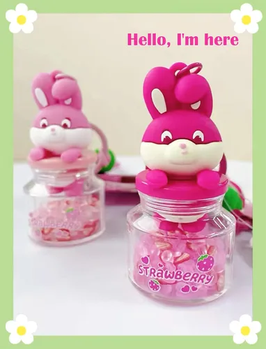 Vista 8 de YOU WIZV Llavero líquido Kawaii rosa lindo anime fresa conejo aroma mochila llaveros para mujeres niñas