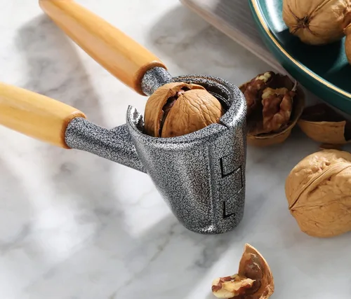 Vista 7 de New Star Foodservice 28234 Pecan y cascanueces resistentes con asas de madera