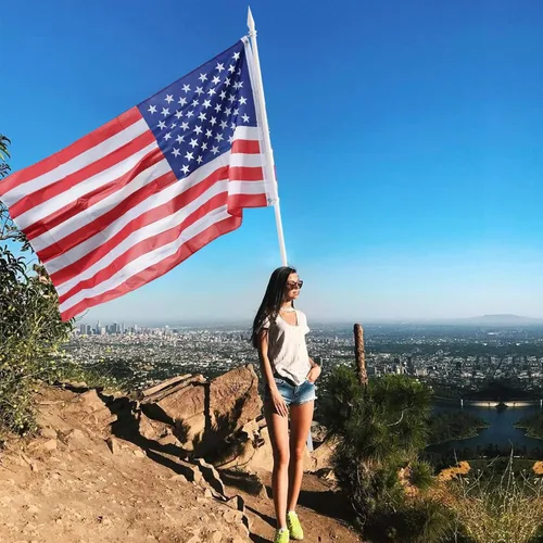 Vista 7 de YeYeBest Poste de bandera de mano de 4 pies a 7 pies con bandera estadounidense de 3 x 5 pies, tecnología resistente a enredos de 360°, con mango