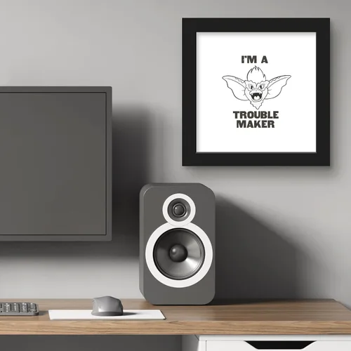 Vista 5 de Trends International Gallery Pops Gremlins - Arte de pared I'm A Trouble Maker, versión enmarcada negra, 12 x 12 pulgadas