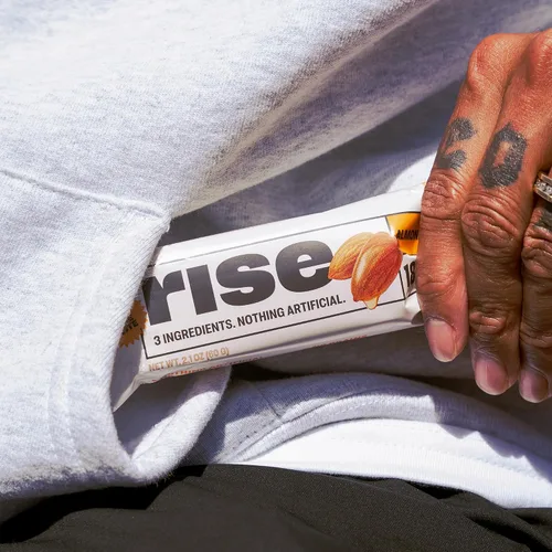 Vista 10 de Rise Barras de proteína de suero para el desayuno con miel de almendra, 18g de proteína, 2.01 oz (paquete de 12)
