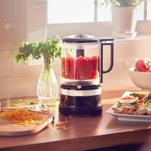 Vista 3 de KitchenAid - Picador de alimentos de 5 tazas KFC0516OB, negro ónix Precisamente picas o purés, accesorio para batir rápido, dos velocidades más