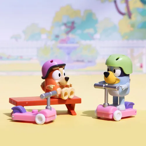 Vista 6 de Bluey Vehículo 2-Pack, 2.5-3" Bingo Figuras Articuladas - Scooter Time