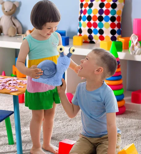 Vista 6 de DolliBu Caracol de peluche – Caracol azul de ojos grandes y abrazable, adorable juguete de peluche para jugar, lindo regalo de vida silvestre