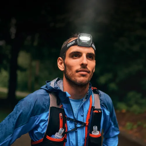 Vista 9 de Eveready Linterna frontal recargable LED, faro resistente al agua para exteriores, camping y luz de trabajo mecánico