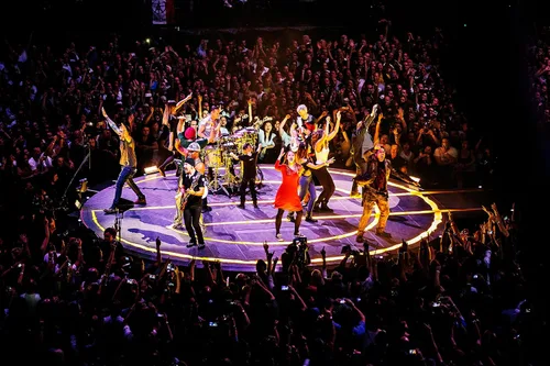 Vista 5 de iNNOCENCE + eXPERIENCE Live in Paris