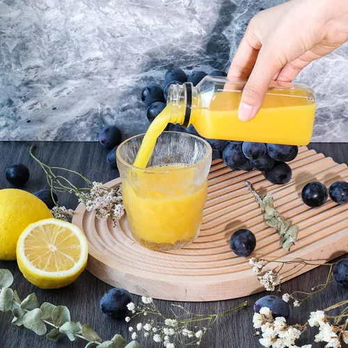 Vista 5 de SUPERLELE 12 botellas de plástico de 8 onzas con tapas, recipientes transparentes reutilizables para jugo con etiquetas, embudo y cepillo