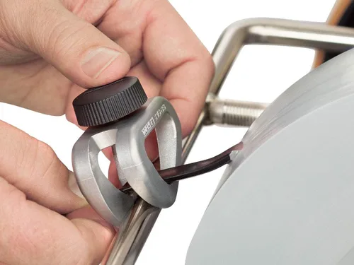 Vista 2 de Tormek Plantilla de herramientas cortas SVS-38: afila herramientas cortas para carpintería como cinceles de madera cortos, gubias de tallado