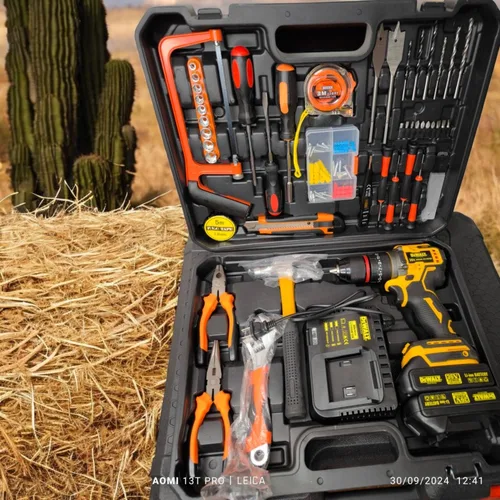 Vista 3 de Taladro inalámbrico Dewalt 36 v con accesorios
