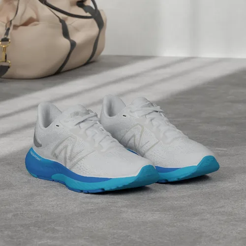 Vista 2 de New Balance Tenis de correr Fresh Foam X 880 V12 para mujer