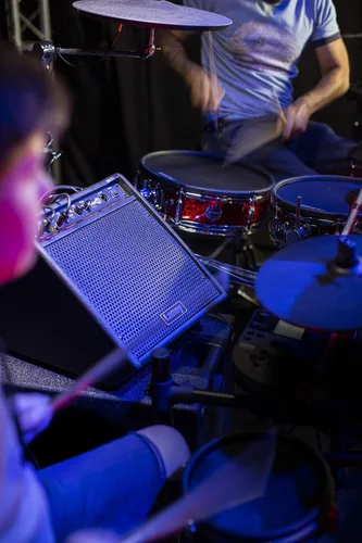 Vista 2 de Laney Monitor de tambor personal Drumhub DH80 con Bluetooth 80W woofer coaxial de 10 pulgadas